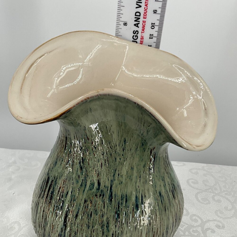 Handcrafted Ceramic Vase With Unique Ruffled Edge - Picture 5 of 8
